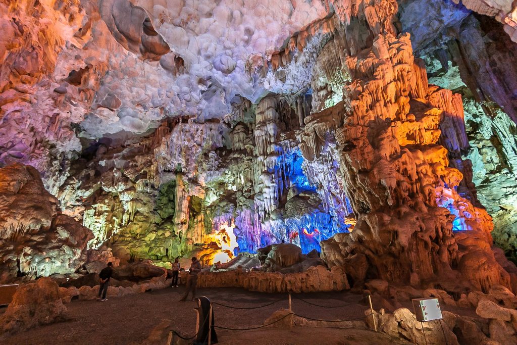 Sung Sot cave Ha Long Bay