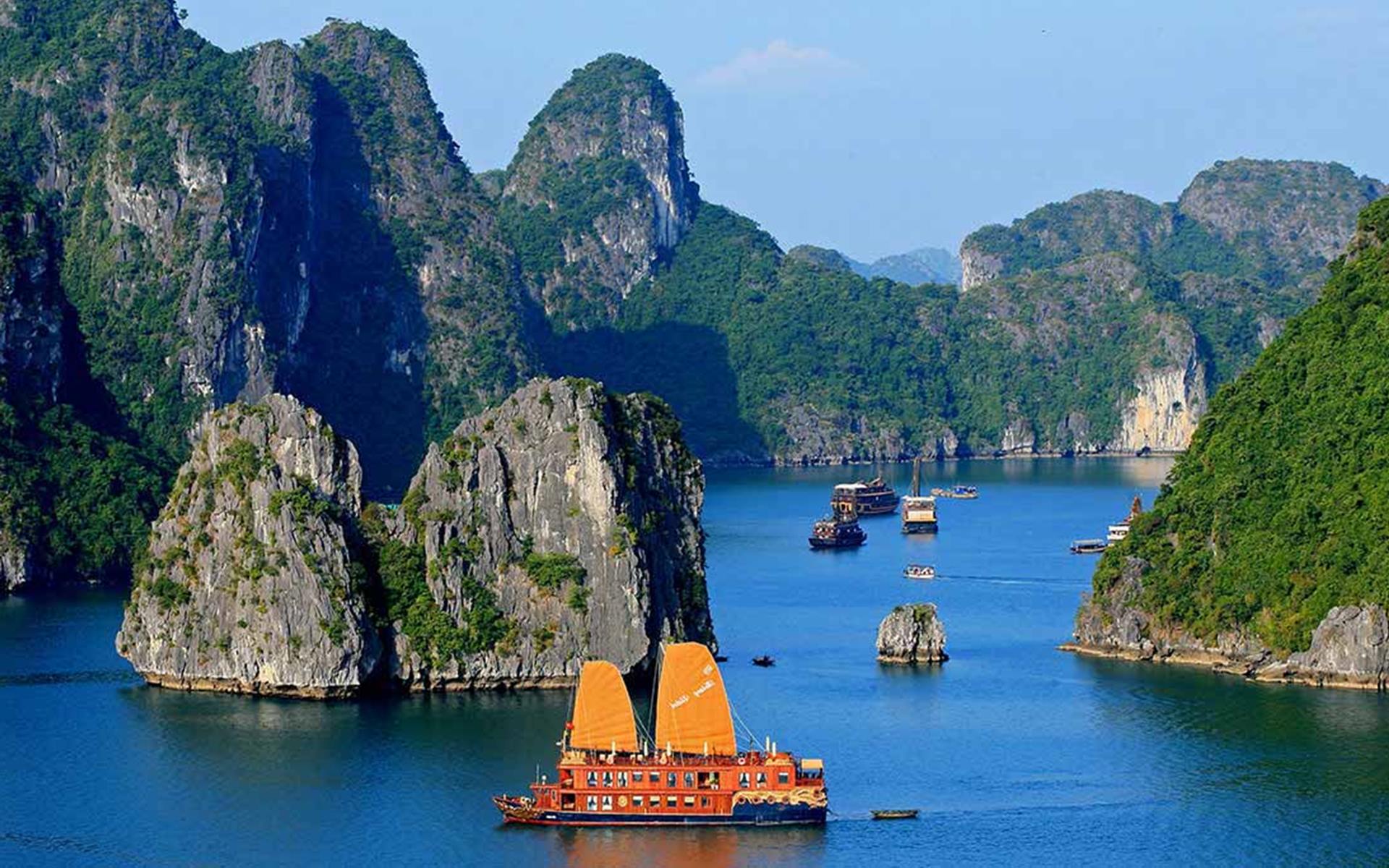 The Best Ha Long Bay, North Viet Nam - viettravelland