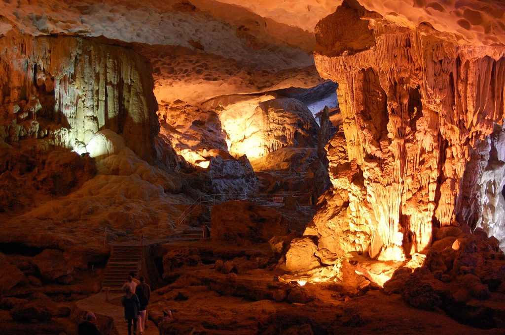 Sung Sot cave